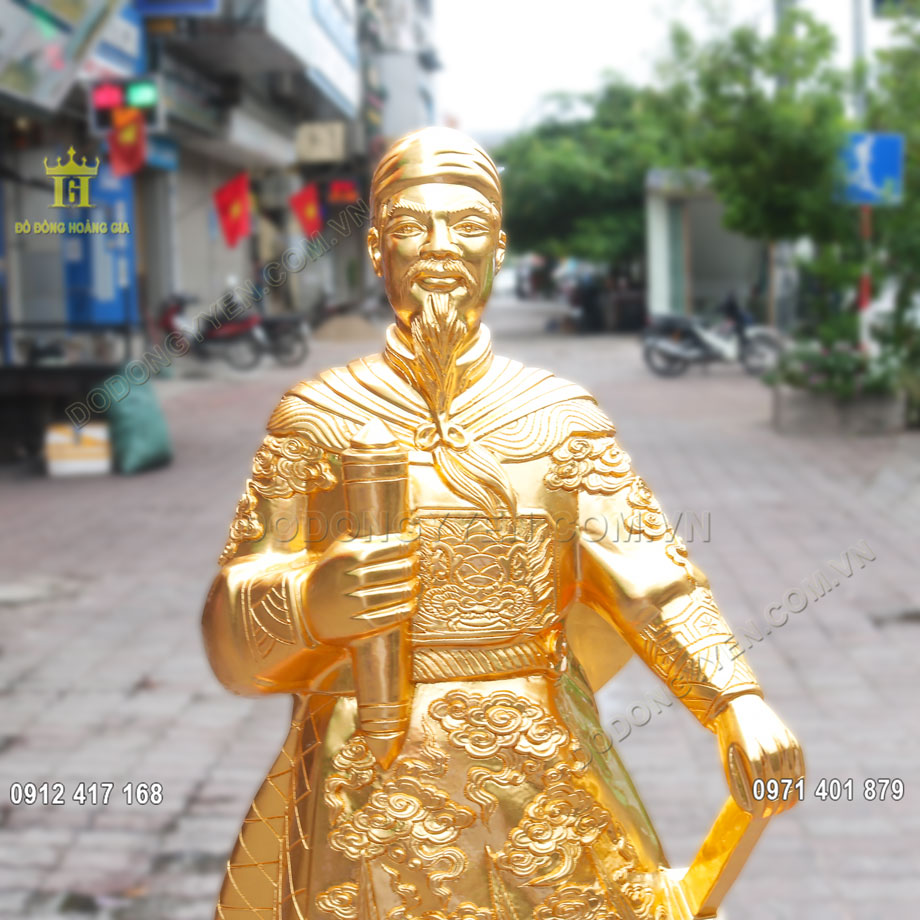 Gương mặt uy nghi&ecirc;m của Hưng Đạo Đại Vường được l&agrave;m v&ocirc; c&ugrave;ng tỉ mỉ